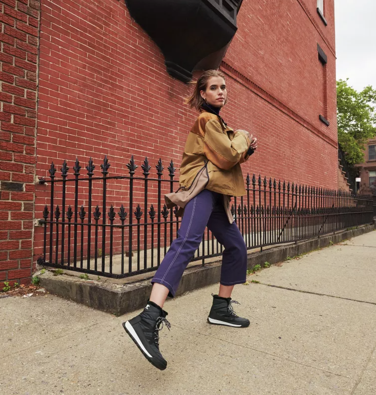 Sorel Women s Whitney II Short Lace Boot