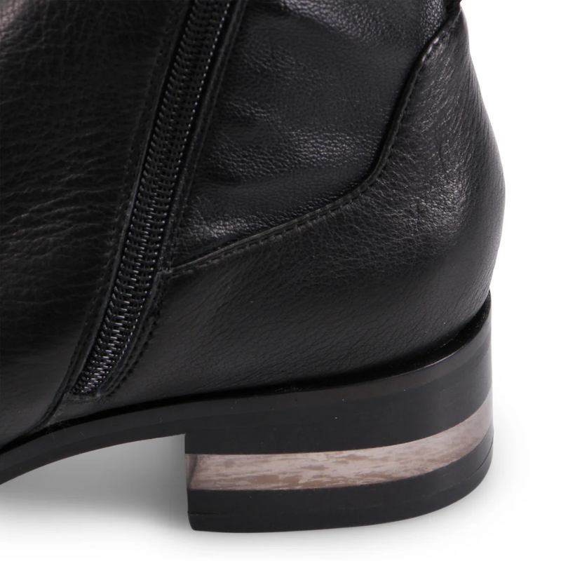 Django & Juliette Women&