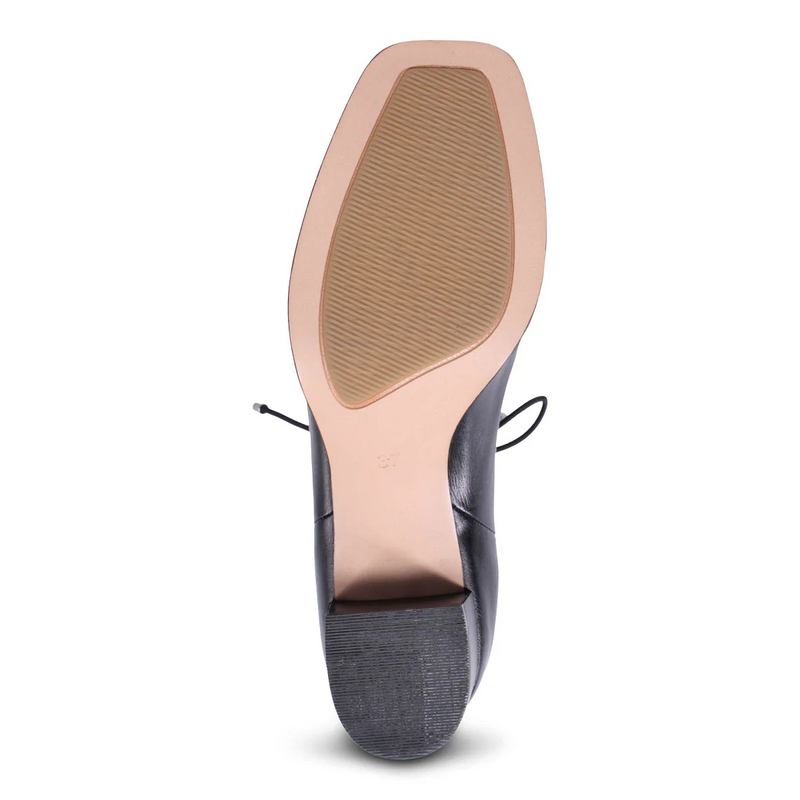 Django & Juliette Women&